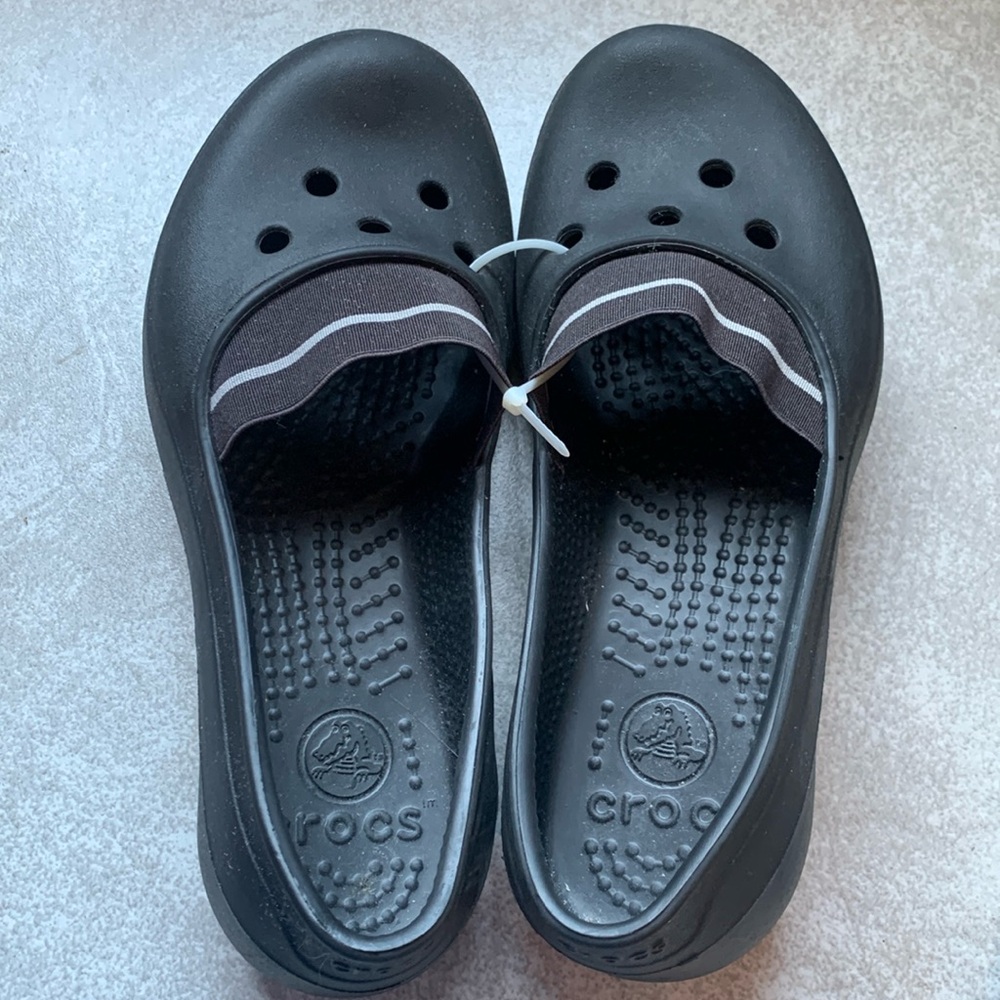 CROCS black shoes- Sz 7